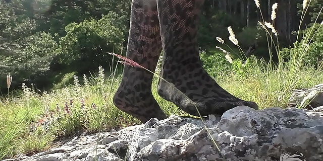 closeup,feet,fetish,foot fetish,milf,mistress,nylon,outdoor,pantyhose,tease